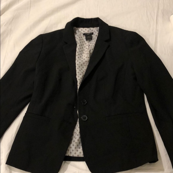 Ann Taylor Black two button blazer in petite - Picture 3 of 4